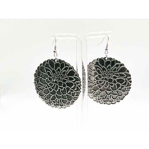 Metallic Floral Earrings Lightweight - Picture 1 of 3